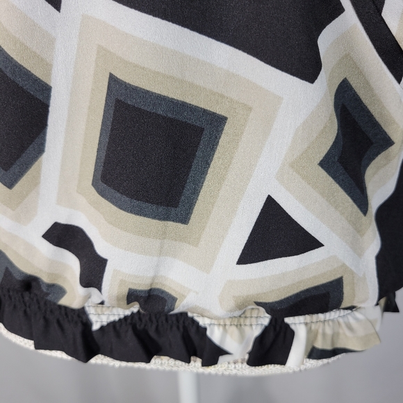 NY&Co Black/Tan/White Geometric Pattern Faux Wrap 3/4 Sleeve Top Size XSmall - Picture 4 of 11